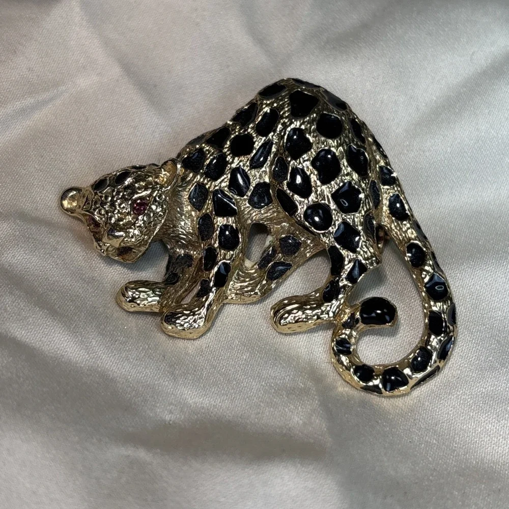 Vtg Park Lane Gold Tone & Enamel Cheetah Jaguar Leopard Pin Pendant ~ Book Piece